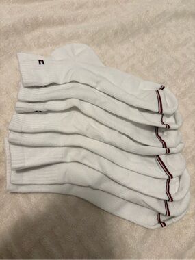 NEW never worn - tommy hilfiger white crew socks 4 pairs